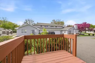 6762 Gretchen Ct N, Oakdale, MN 55128 - Photo 18