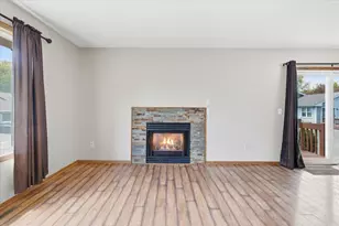 6762 Gretchen Ct N, Oakdale, MN 55128 - Photo 12