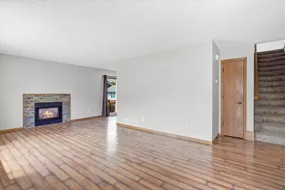 6762 Gretchen Court N, Oakdale, MN 55128 - Photo 8