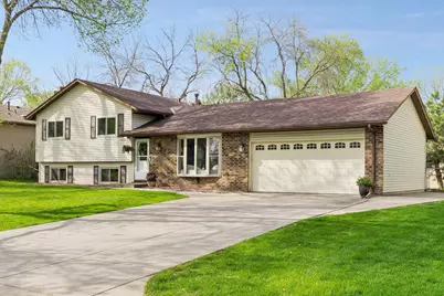 14786 91st Place N, Maple Grove, MN 55369 - Photo 2