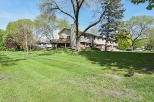 910 94th Ave NE, Blaine, MN 55434 - Photo 4