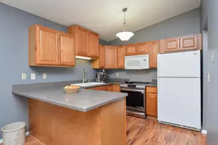 910 94th Ave NE, Blaine, MN 55434 - Photo 8
