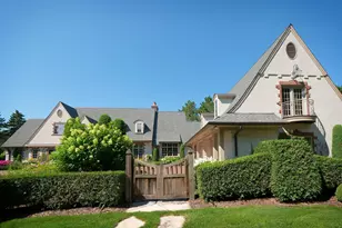 325 Highcroft Ln, Wayzata, MN 55391 - Photo 36