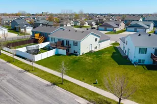 1113 39th Ave S, Moorhead, MN 56560 - Photo 2