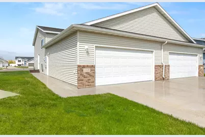 1113 39th Avenue S, Moorhead, MN 56560 - Photo 1