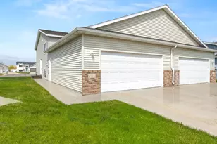 1113 39th Ave S, Moorhead, MN 56560 - Photo 1