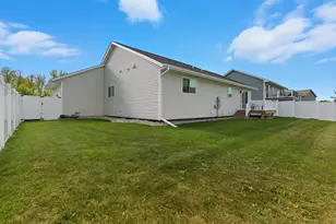 2004 Bluestem Dr, Mankato, MN 56001 - Photo 20