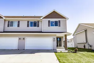2554 54th Ave S, Fargo, ND 58104 - Photo 2