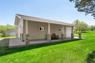 5916 Galaxy Rd, Saint Augusta, MN 56301 - Photo 8