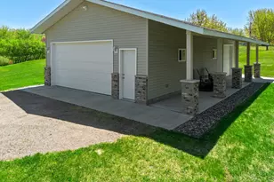 5916 Galaxy Rd, Saint Augusta, MN 56301 - Photo 14