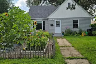 5413 Hampshire Ave N, Crystal, MN 55428 - Photo 2