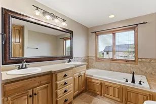 10360 Quail Ave N, Brooklyn Park, MN 55443 - Photo 28