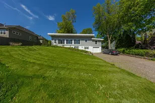 223 Central Ave N, Wayzata, MN 55391 - Photo 2