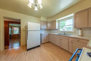 223 Central Ave N, Wayzata, MN 55391 - Photo 10