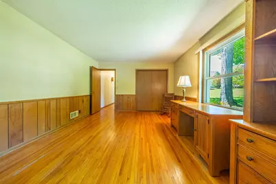 223 Central Avenue N, Wayzata, MN 55391 - Photo 28