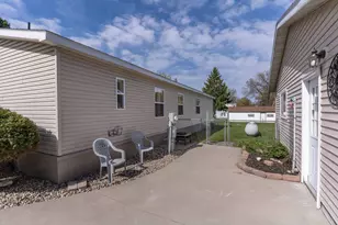 211 E Central Ave, Clitherall, MN 56524 - Photo 42