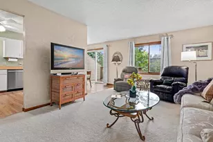 1890 Fox Ridge Dr, West Saint Paul, MN 55118 - Photo 6