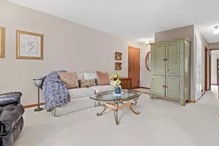 1890 Fox Ridge Dr, West Saint Paul, MN 55118 - Photo 8