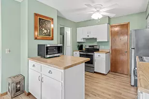 1890 Fox Ridge Dr, West Saint Paul, MN 55118 - Photo 1