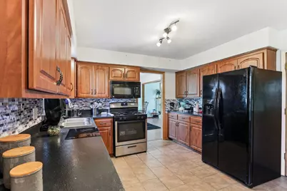 2510 Cavell Avenue N, Golden Valley, MN 55427 - Photo 8