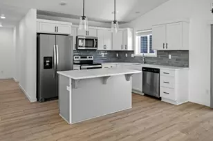 7442 20th St S, Fargo, ND 58104 - Photo 2