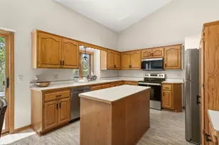 11525 Pondview Ct, Champlin, MN 55316 - Photo 8