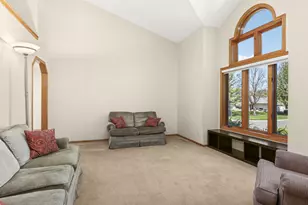 11525 Pondview Ct, Champlin, MN 55316 - Photo 4