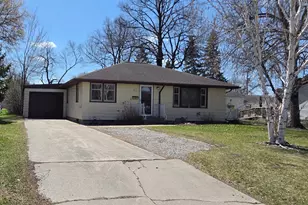 413 Sheridan St, Crookston, MN 56716 - Photo 1