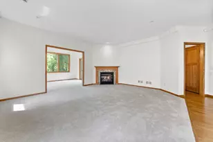 682 Bibeau Ct, Vadnais Heights, MN 55127 - Photo 6