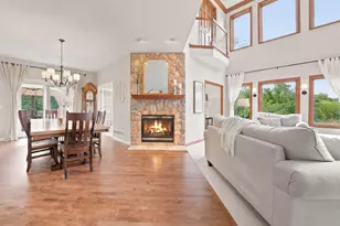 21420 Crimson Ct, Lakeville, MN 55044 - Photo 16