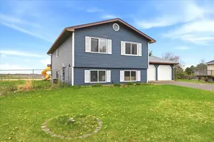 1441 Hallewood Blvd, New Richmond, WI 54017 - Photo 2