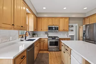 7319 Fawn Hill Rd, Chanhassen, MN 55317 - Photo 18