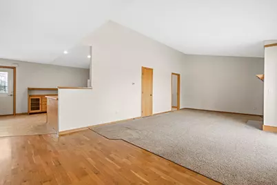 905 W Ridge Court, New Richmond, WI 54017 - Photo 10