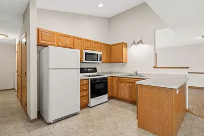 905 W Ridge Court, New Richmond, WI 54017 - Photo 6