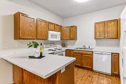 1014 Heldt Street, Chaska, MN 55318 - Photo 10