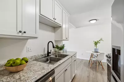 2011 E 122nd Street #D5, Burnsville, MN 55337 - Photo 4