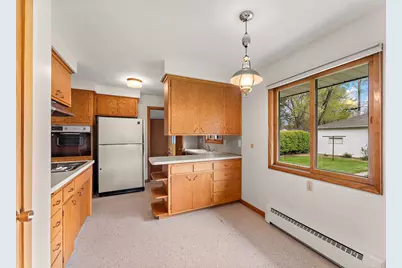 202 Ash Street W, South Saint Paul, MN 55075 - Photo 12