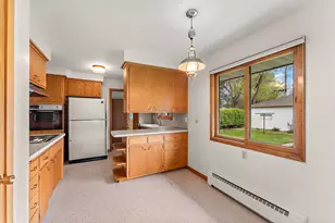 202 Ash St W, South Saint Paul, MN 55075 - Photo 12