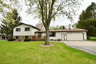 131 Walnut, Zumbrota, MN 55992 - Photo 2