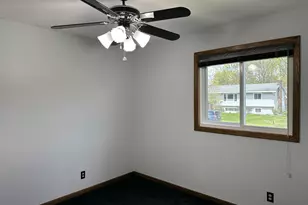 446 Hawes Ave, Vadnais Heights, MN 55127 - Photo 18