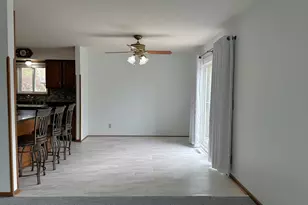 446 Hawes Ave, Vadnais Heights, MN 55127 - Photo 10