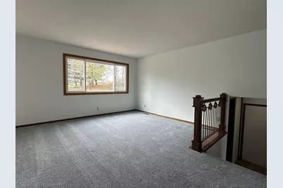 446 Hawes Avenue, Vadnais Heights, MN 55127 - Photo 8