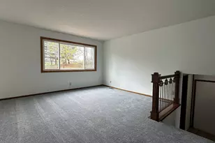 446 Hawes Ave, Vadnais Heights, MN 55127 - Photo 8