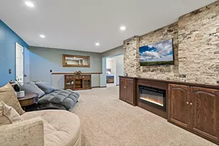 8600 Pineview Ln N, Maple Grove, MN 55369 - Photo 32