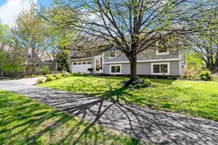 8600 Pineview Ln N, Maple Grove, MN 55369 - Photo 2