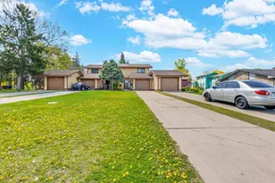 522 Aurora Ave, Saint Paul, MN 55103 - Photo 2
