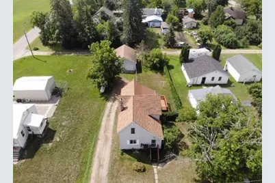 317 Minnesota Avenue E, Sebeka, MN 56477 - Photo 2