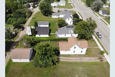 317 Minnesota Avenue E, Sebeka, MN 56477 - Photo 4