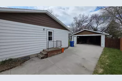 806 N 29 Street N, Fargo, ND 58102 - Photo 4