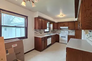 806 N 29 Street N, Fargo, ND 58102 - Photo 10